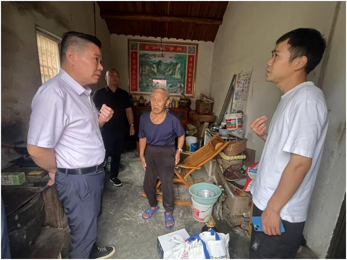 殷殷关怀暖人心丨安徽中江城建集团节前慰问凤凰山村